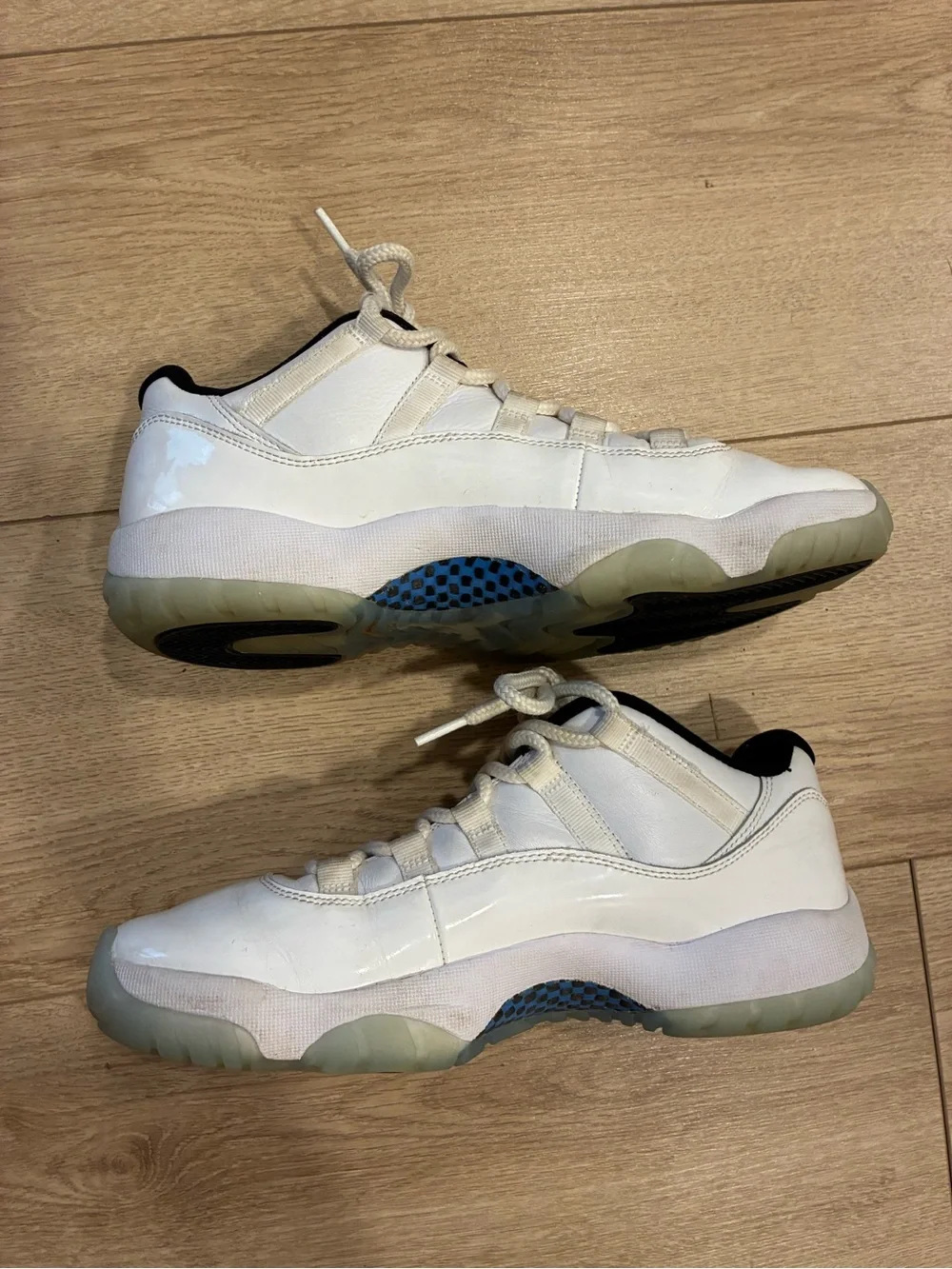 Jordan 11 inside